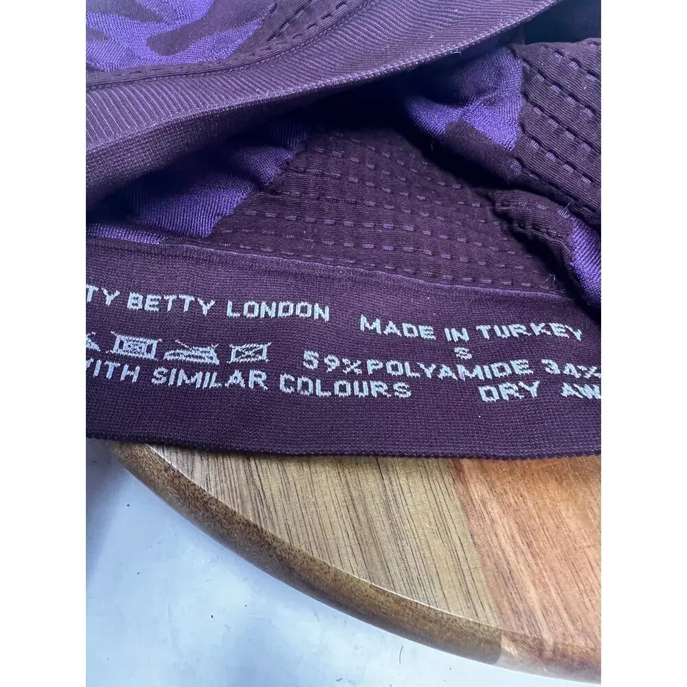 Sweaty Betty Stamina Racer‎ Back Camo Medium Impact Workout Sports Bra Small
